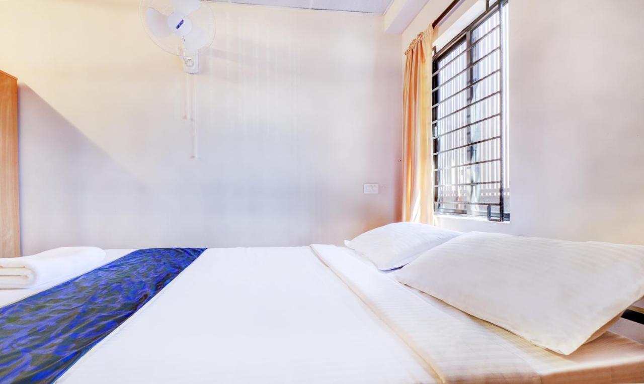 Tri-Star Presidency Cochin Hotel Kochi Kültér fotó
